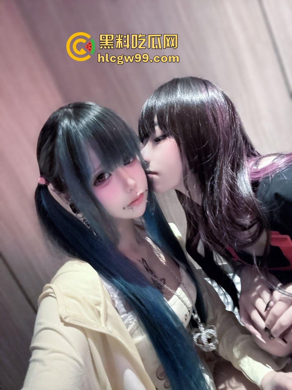 推特地雷系双马尾萝莉炸场,幼猫病猫高颜值白丝双飞,攻速3.0飞机场萝莉果然要靠双马尾才有东西抓!-8