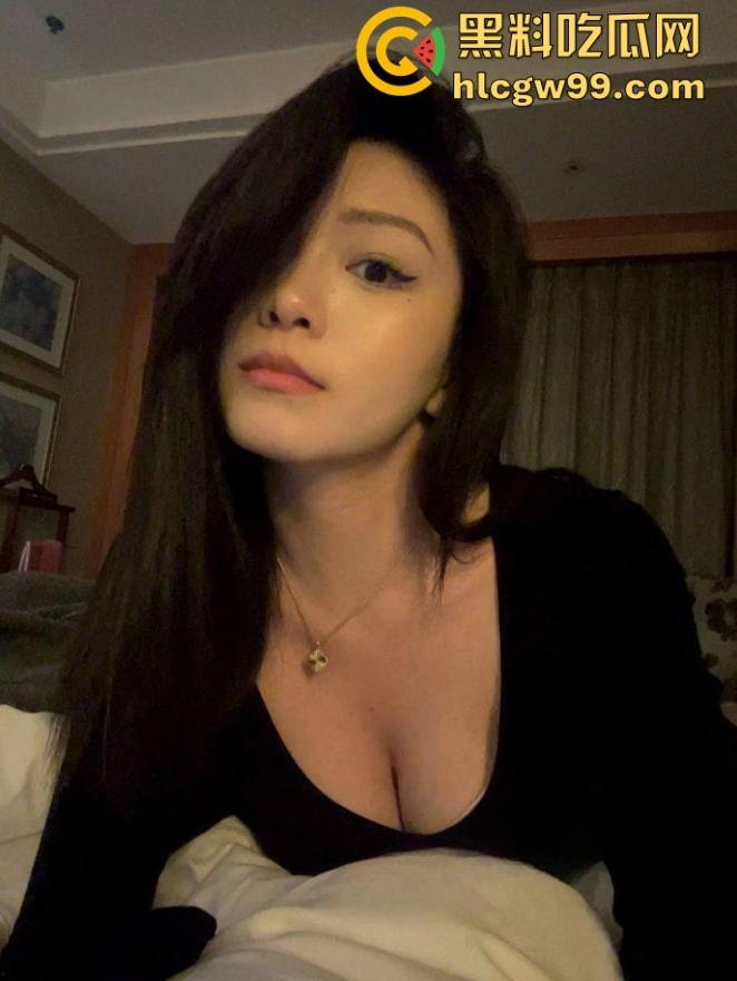 重庆高端小姐【溱浠雨】不雅自拍泄密,巨乳御姐一对天然大奶震翻天,蜂腰翘臀操得客户鸡巴疼!-4