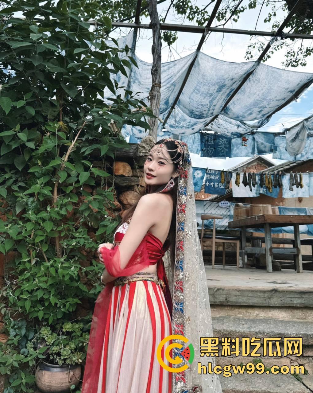 狼友投稿曝光大学生前女友【林辛】私下欠操成性,平时旅游拍美照,约炮帅哥被调教成母狗,放假就是淫乱季!-1