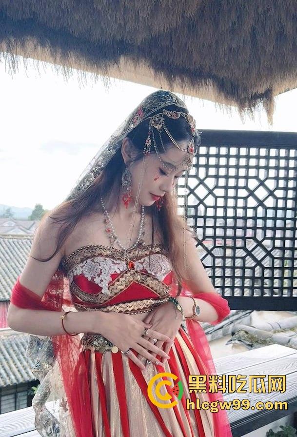 狼友投稿曝光大学生前女友【林辛】私下欠操成性,平时旅游拍美照,约炮帅哥被调教成母狗,放假就是淫乱季!-2