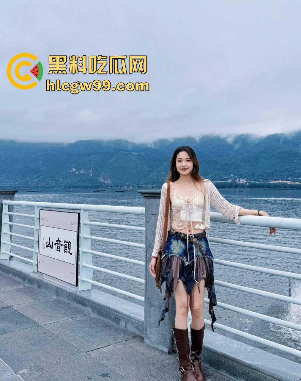 狼友投稿曝光大学生前女友【林辛】私下欠操成性,平时旅游拍美照,约炮帅哥被调教成母狗,放假就是淫乱季!-7
