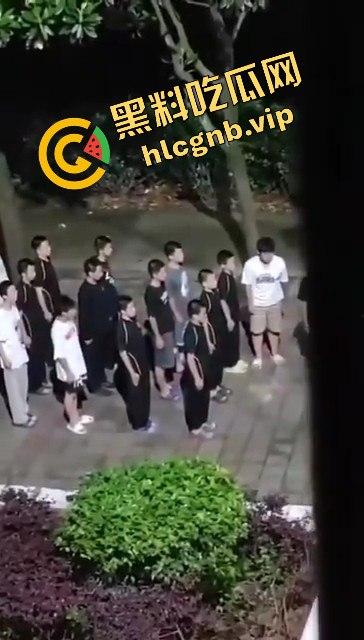 河南武校凌晨体罚学生引发热议!网友直呼太过分-5