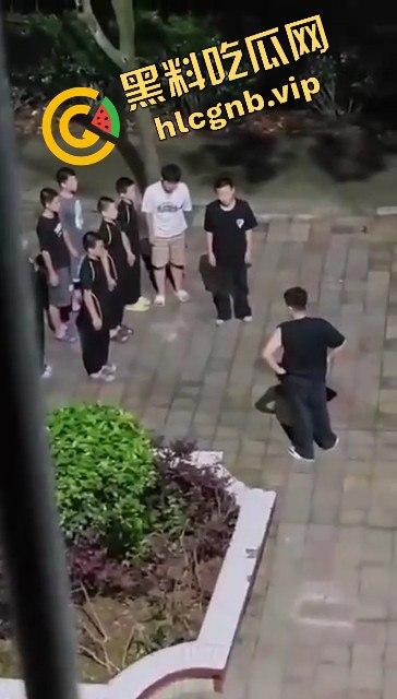 河南武校凌晨体罚学生引发热议!网友直呼太过分-7