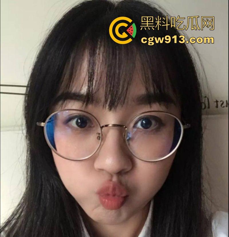 哈尔滨师范学院【王丽丽】白天戴着眼镜装清纯学生妹,晚上就被金主包养,被当母狗调教玩弄,极其反差!-4