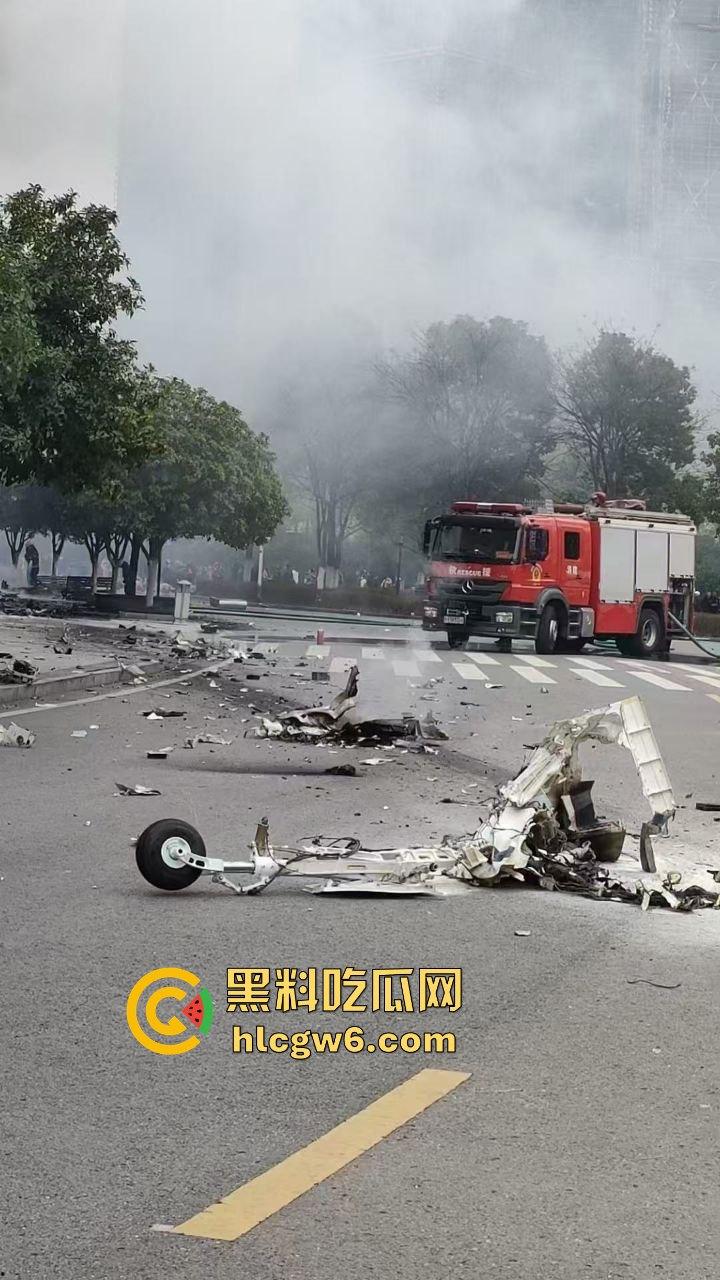无人机大闹荆州奥体中心,飞行器自作主张冲向构筑物,伤者急救中 飞行员估计没上过航校?-9