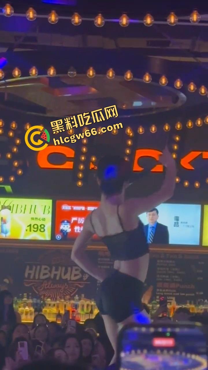 长沙春天夜店姐姐们爆玩男模,腹肌热舞搔到湿,小仙女们轮流上手,今晚不射都难!-15