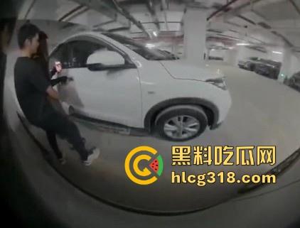 哨兵模式又立大功!拍下地下停车场情侣撩起裙子火辣现场 干蹭不进?这你受得了嘛!-3