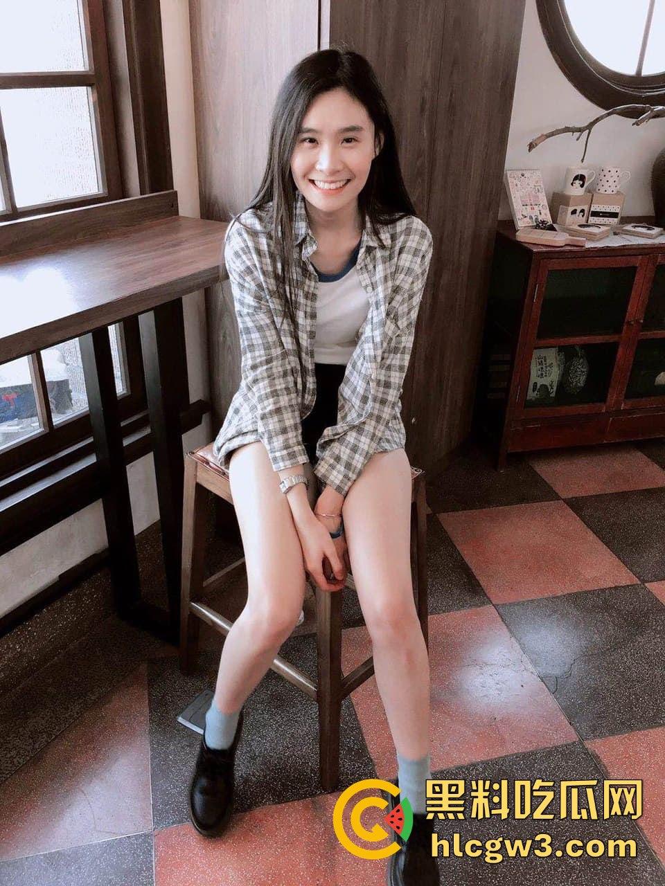 台湾骚浪老师【钟雅姿】自拍遭渣男爆泄,反差骚货现场被肏哭,视频全程高能,浪叫到喷汁!-1