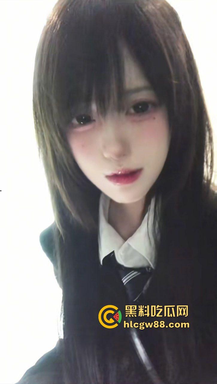 帅哥社交软件网聊反差大学妹【陈珂】加V线下约炮淫荡吃鸡巴,享受肉体碰撞后入猛操!-4