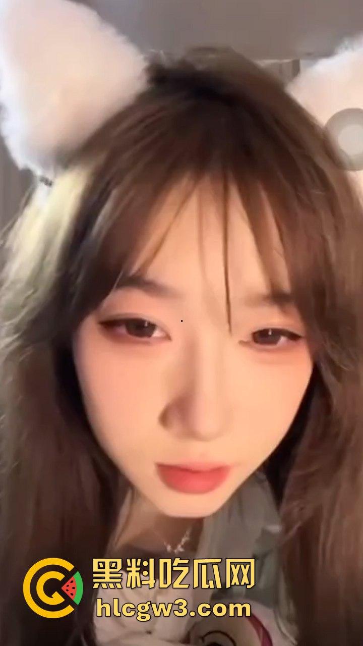 最新精选流量密码抖音骚鸡走光合集 擦边直播春光乍现 记录这一瞬间的美丽~-4