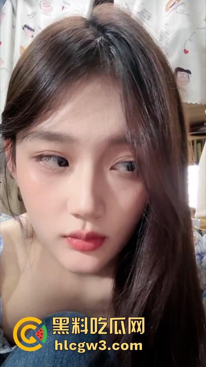 最新精选流量密码抖音骚鸡走光合集 擦边直播春光乍现 记录这一瞬间的美丽~-7