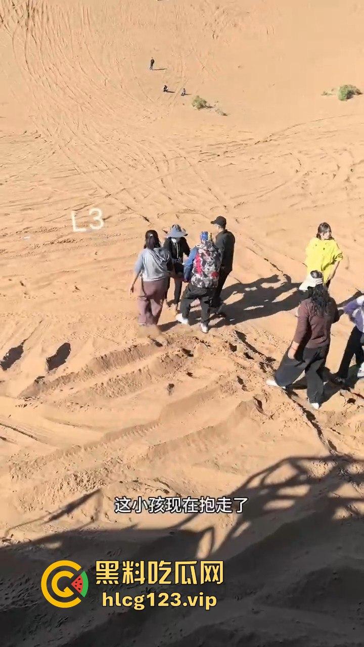 阿拉善左旗英雄会酿惨剧!孩子玩沙被碾压致骨折,网友吐槽:这地儿可不是玩沙的地儿!-13