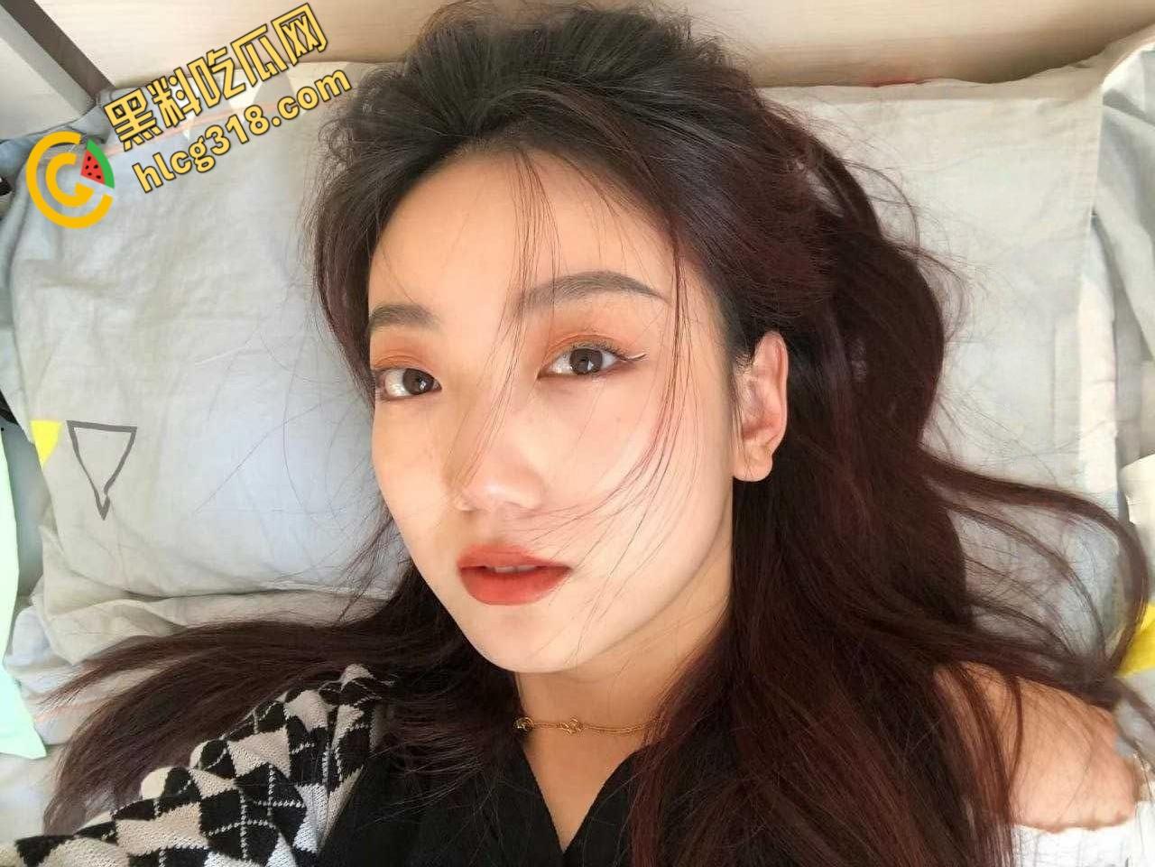 学生妹【肖利琴】惨遭炮友威胁！有男友还酒店偷情，嘴甜求只口，情趣无套后入真是条反差母狗！-4