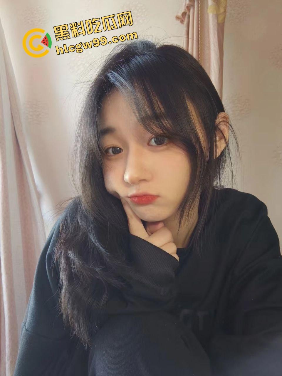 四川达州社会骚鸡【张雅】没工作于是下海做鸡，首次约炮就深喉口爆中出骚逼！独家曝光流出！-2