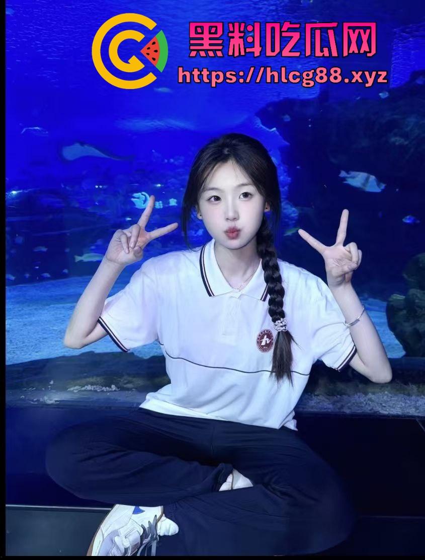 深圳罗湖三中『孙友鑫』动感炮机车练骚穴，家中炮机操穴喷淫瀑，飞流三千尺全是淫水透心凉！-2