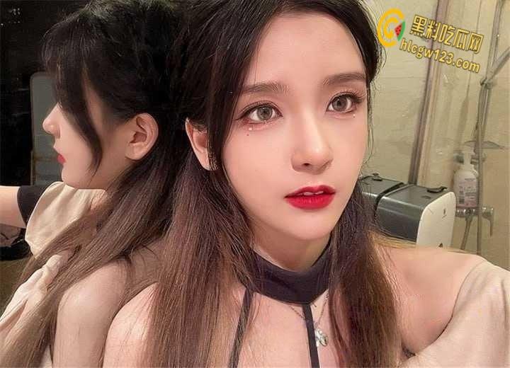 LPL四花旦Rita电竞椅震动风，擦边视频露鲍鱼，自导自演在电竞椅上露奶自慰！-8