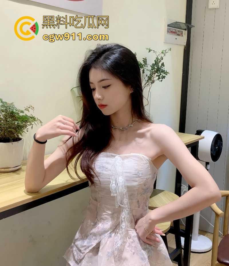 假期跟妹妹游玩终究没忍住，孕妇妹妹海边木屋发情，饥渴难耐强上泄欲，无套内射止痒！-1