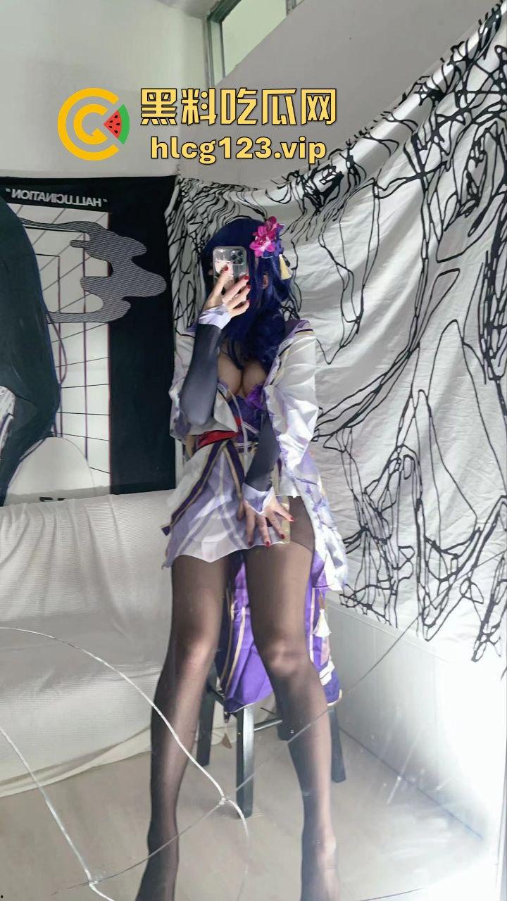 推特反差福利姬【你的kk】10月最新写真泄出，炮机狂插紧致小穴，白浆喷得满屏！-1