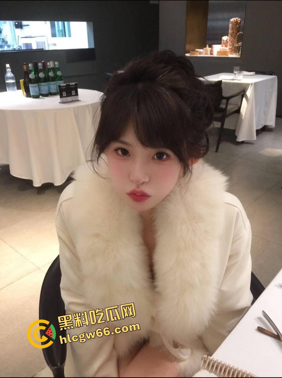 广西性瘾11年妹子爆炸级骚操作，朋友圈天天发被操日记，男友一天被榨软4次，10后玩得这么野？-13