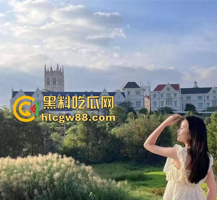 民航学院【吴婷】约炮视频流出，口活骚得离谱，满脸淫欲吞精不止，浪到像中了春药！-1