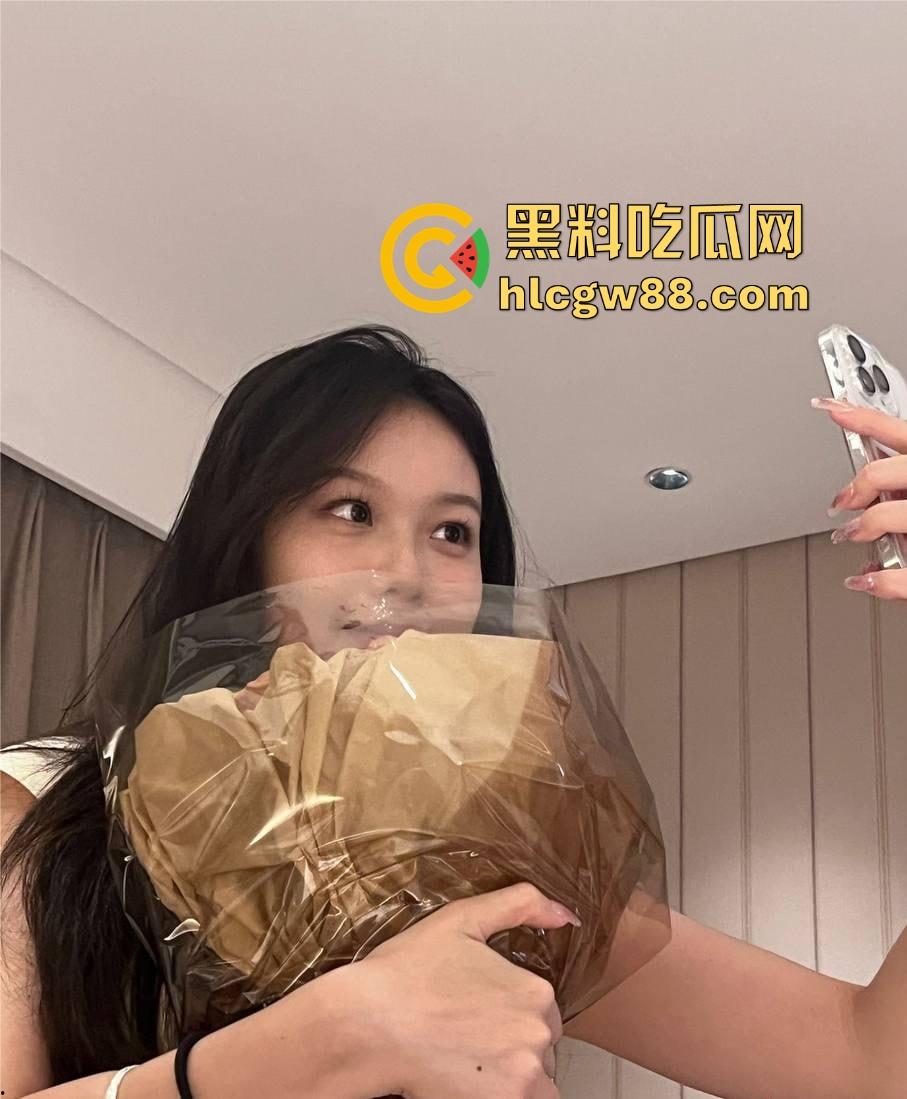 民航学院【吴婷】约炮视频流出，口活骚得离谱，满脸淫欲吞精不止，浪到像中了春药！-2