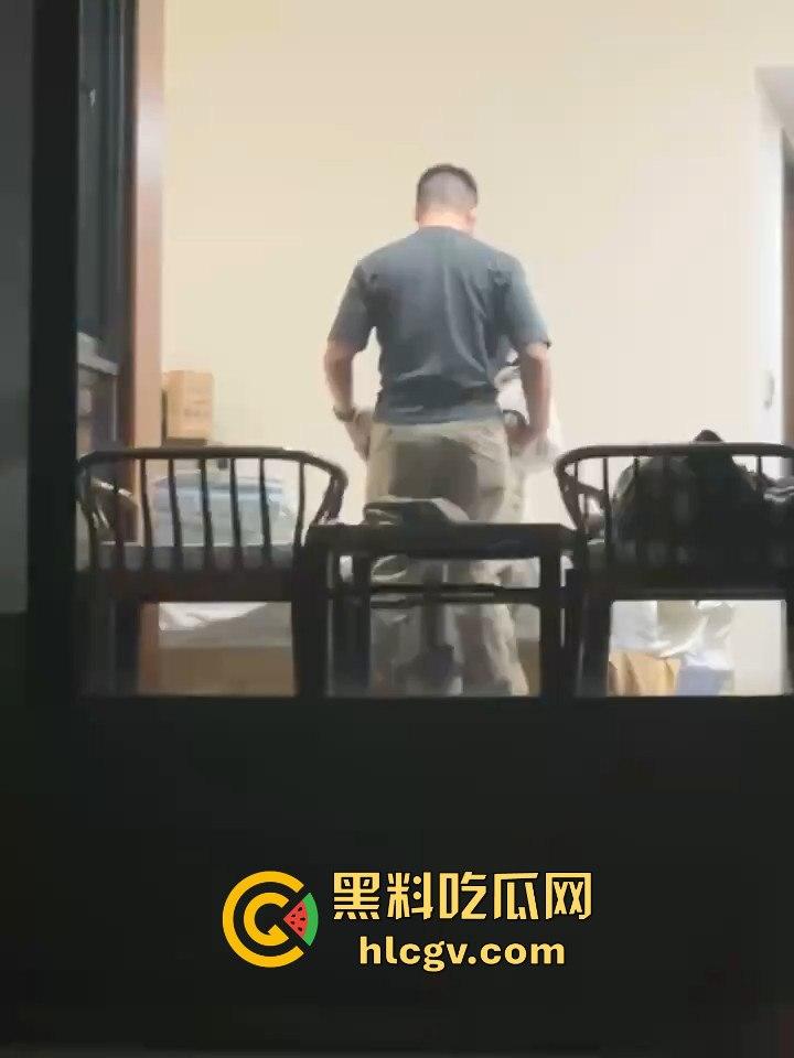 天津现代传媒职业学校马老师带学生写生写进酒店? 还故意不关窗帘，向学生炫耀？不料其他学生拍下发学校网！-5