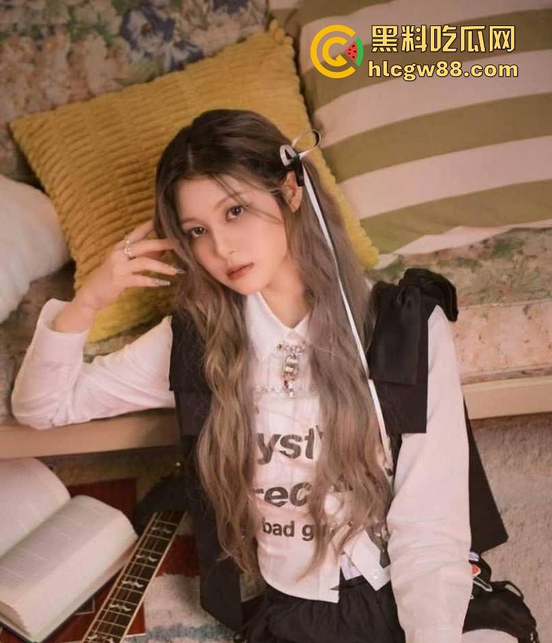 韩国kpop组合【幻蓝小熊】 媛媛 台中跨年走光露黑乳晕，粉丝偷拍起哄，财阀操嫩穴传闻爽爆网络-2