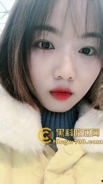长沙反差母狗【余美婷】老公不在家性瘾犯了，被网调拍摄各种视频照片，这嫩乳肥臀真的看的带劲-4