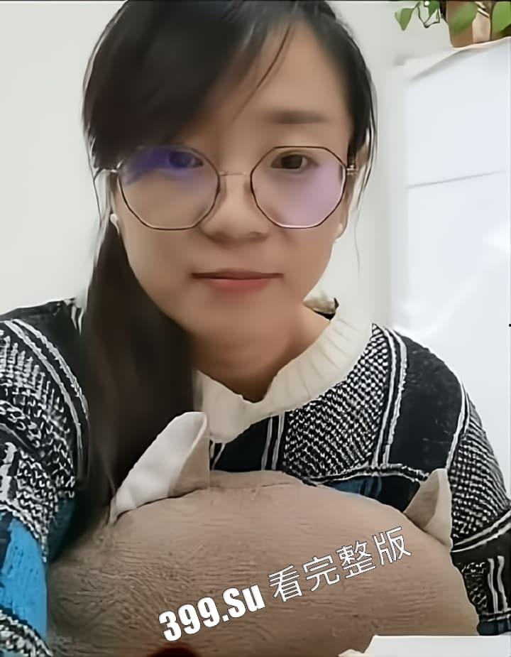 甘肃天水五中 已婚英语老师张欣悦 被曝私生活混乱不堪 勾引学生做爱 毕业后任远程视频裸聊卖骚 简直枉为人师！枉为人妻！-4