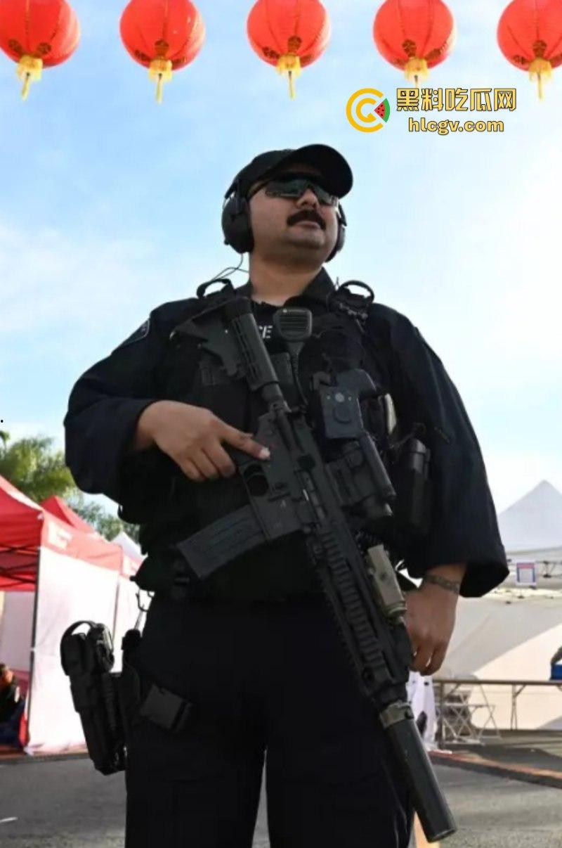 自由美利坚枪击每一天！奥兰多万圣节活动发生大规模枪案 已致2死6伤 现场暴动视频流出！-3