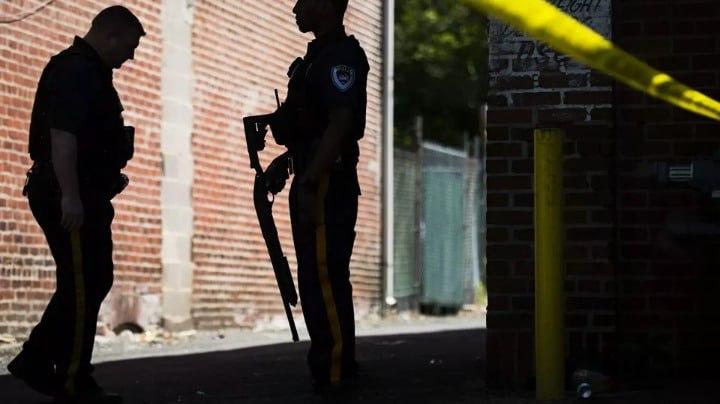 自由美利坚枪击每一天！奥兰多万圣节活动发生大规模枪案 已致2死6伤 现场暴动视频流出！-10