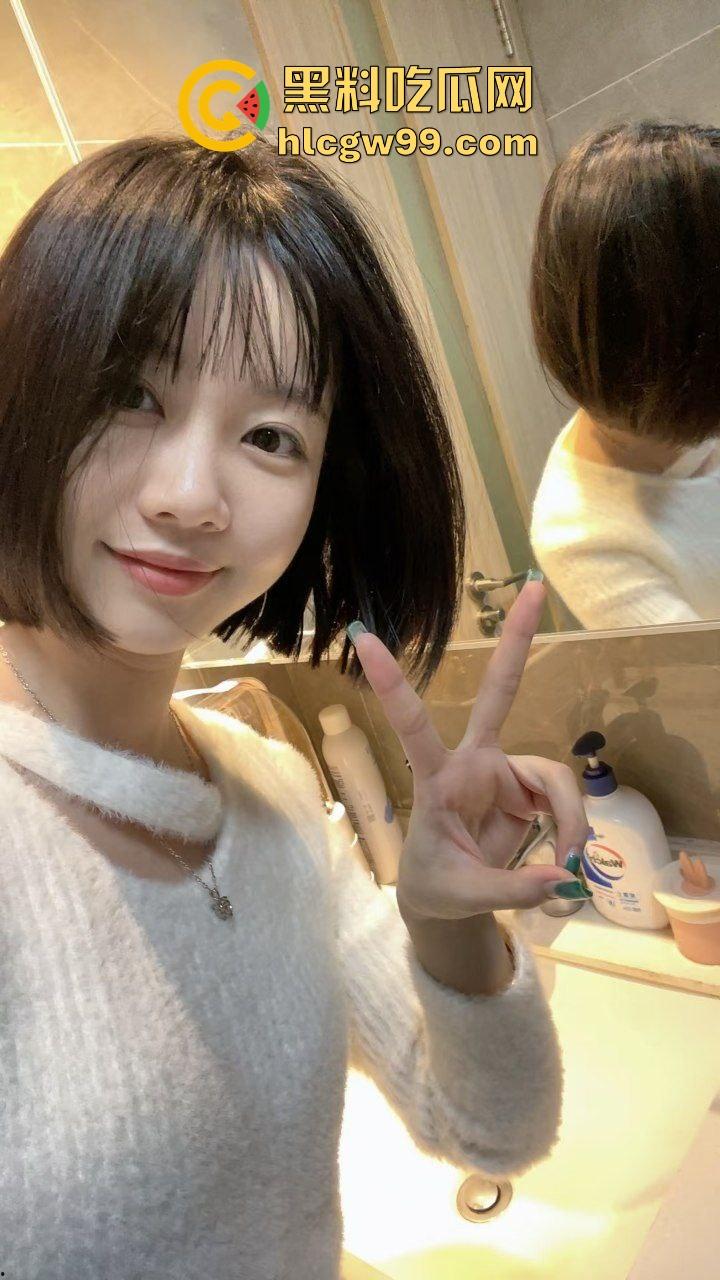 珠海极品短发嫩乳妹【戴雨】记录职高到大学乳房进化发育史！小荷才露尖尖角到圆润美奶-1