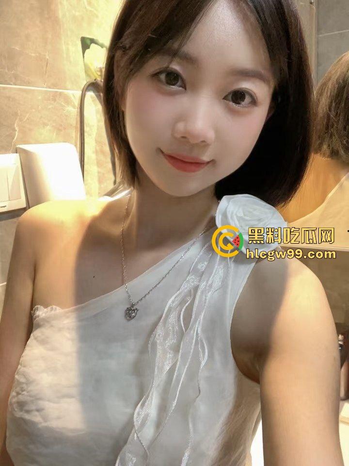 珠海极品短发嫩乳妹【戴雨】记录职高到大学乳房进化发育史！小荷才露尖尖角到圆润美奶-2