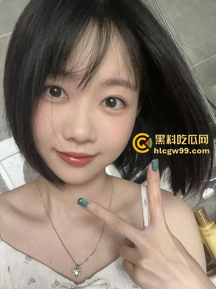 珠海极品短发嫩乳妹【戴雨】记录职高到大学乳房进化发育史！小荷才露尖尖角到圆润美奶-3