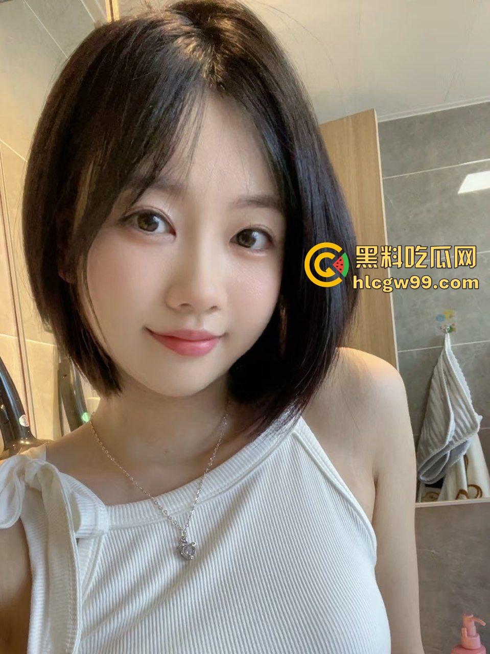 珠海极品短发嫩乳妹【戴雨】记录职高到大学乳房进化发育史！小荷才露尖尖角到圆润美奶-4