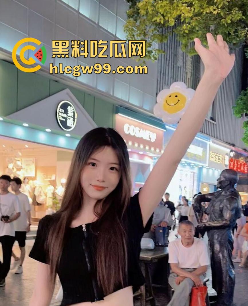 网友投稿！湖北黄冈站极品反差母狗【吴童】出轨被男友曝光性爱视频，烂货骚逼被多人玩的阴唇都翻了。-4