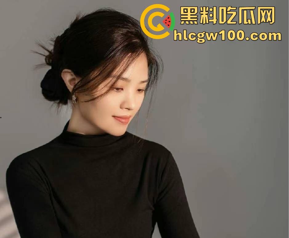 绍兴柯桥极品人妻【张璞泽】早年私密视频泄露，全裸露乳显穴伺候男友，温柔口交乖巧到极致！-1