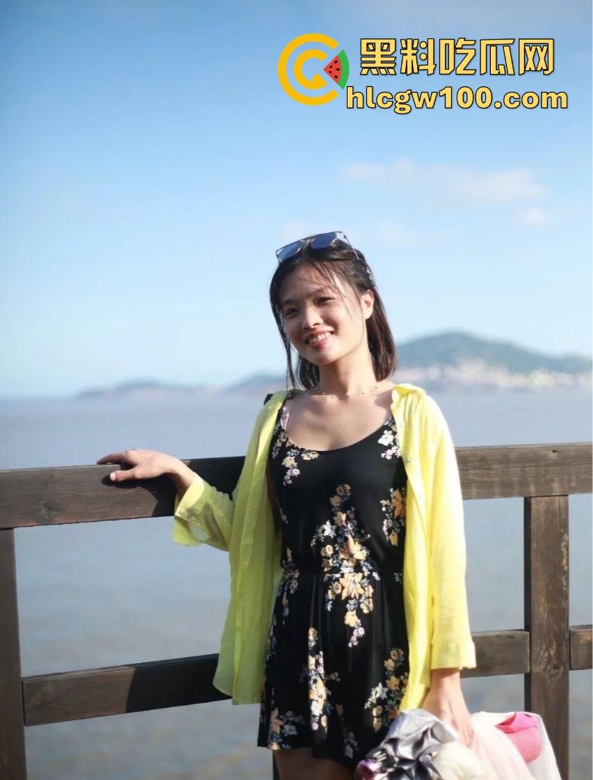 绍兴柯桥极品人妻【张璞泽】早年私密视频泄露，全裸露乳显穴伺候男友，温柔口交乖巧到极致！-2