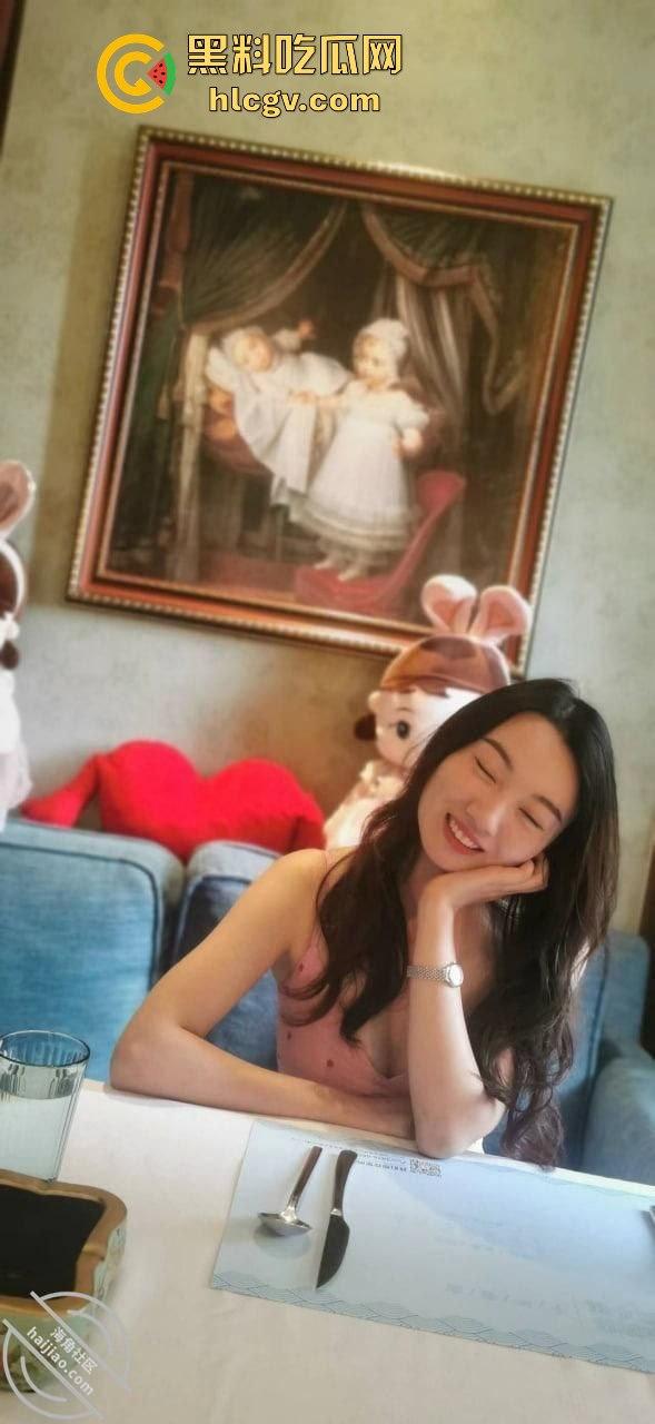 土豪玩物婚前夜变绿帽奴！洞房前穿婚纱伺候主子，新婚老公惨成绿帽工具人！-2