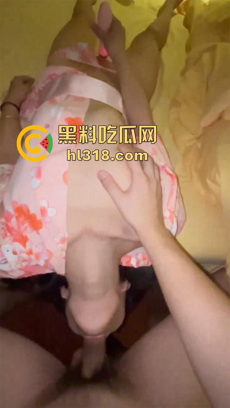 大神分享极品骚母狗,扬州骚妹背着男友,被金主包养调教深喉骑乘,身上写满淫语肆意玩弄。-2