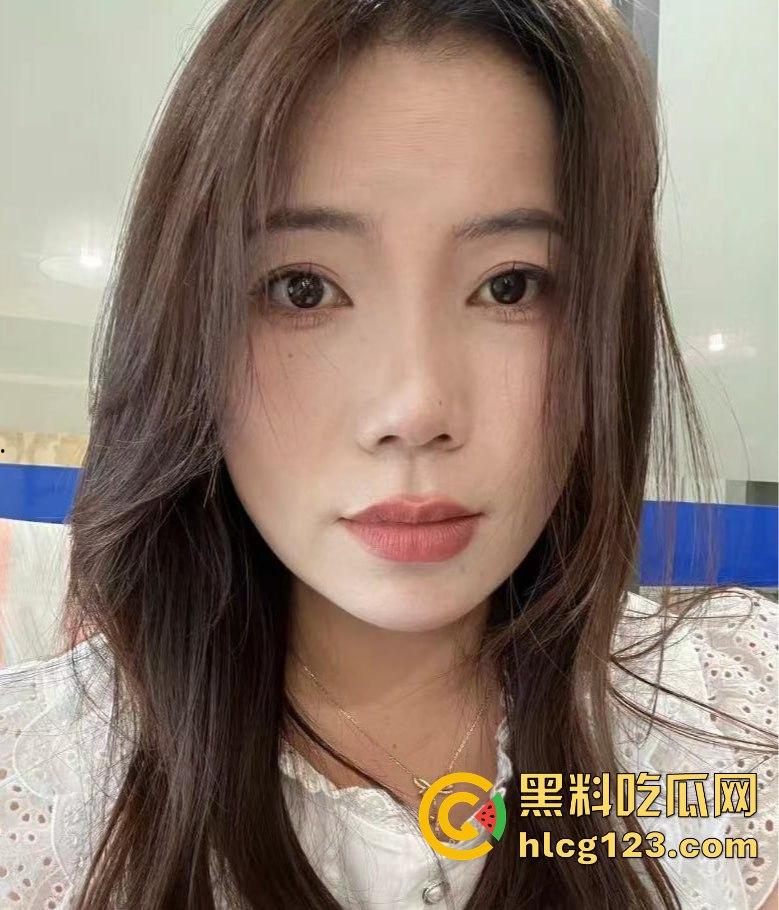 酒店精油服务变成无套大战!技师顶不住女神美乳翘臀,直接上位狂操,精油按摩变成啪啪大战!-2