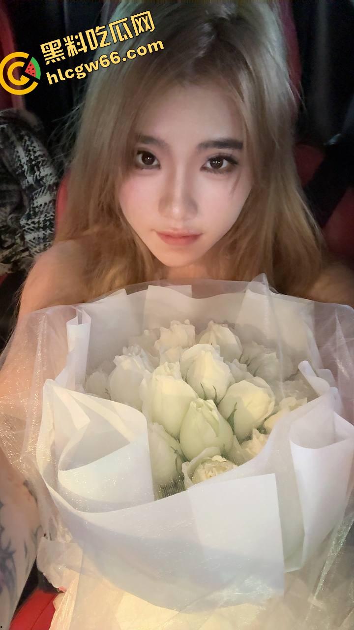 四川刚毕业学生妹『袁梦』化身母狗战士,校服做爱洗手间无套后入、颜射舔精全都安排!-1