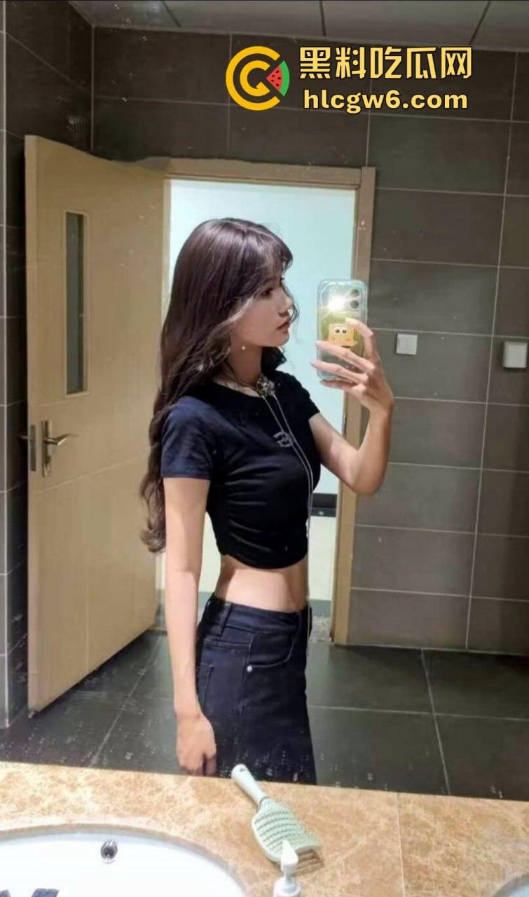 浙江已婚人妻深陷淫趴乱交派对, 群交疯狂沉沦，轮流爆草内射流精，沦为精液肉便器的堕落之路！-1