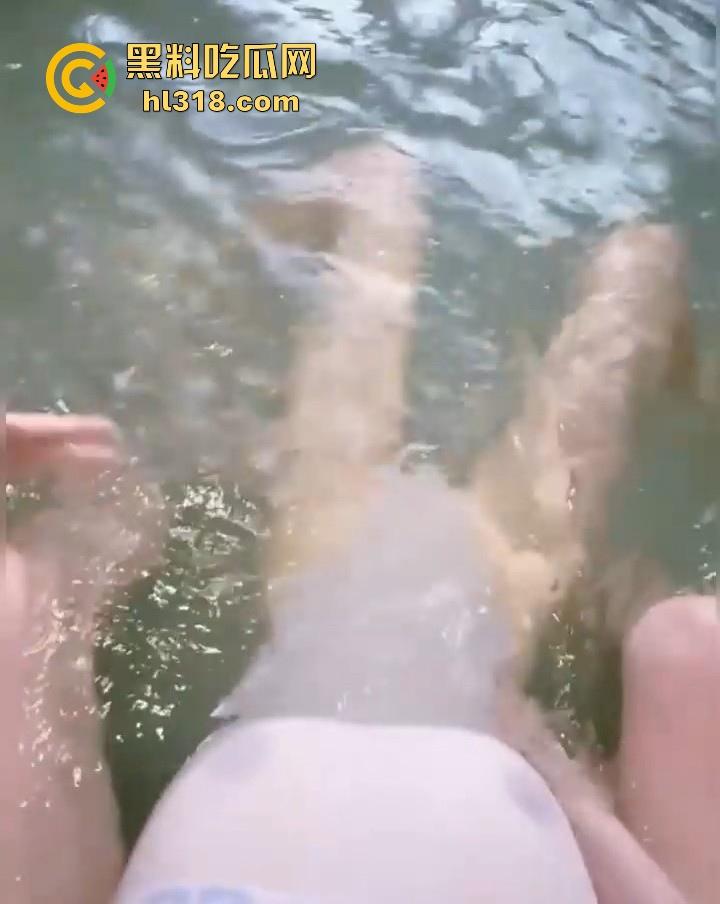 海角乱伦！带萝莉妹妹去日式酒店体验不一样的做爱，日式做爱刺激满满，无套内射白虎嫩逼！-4