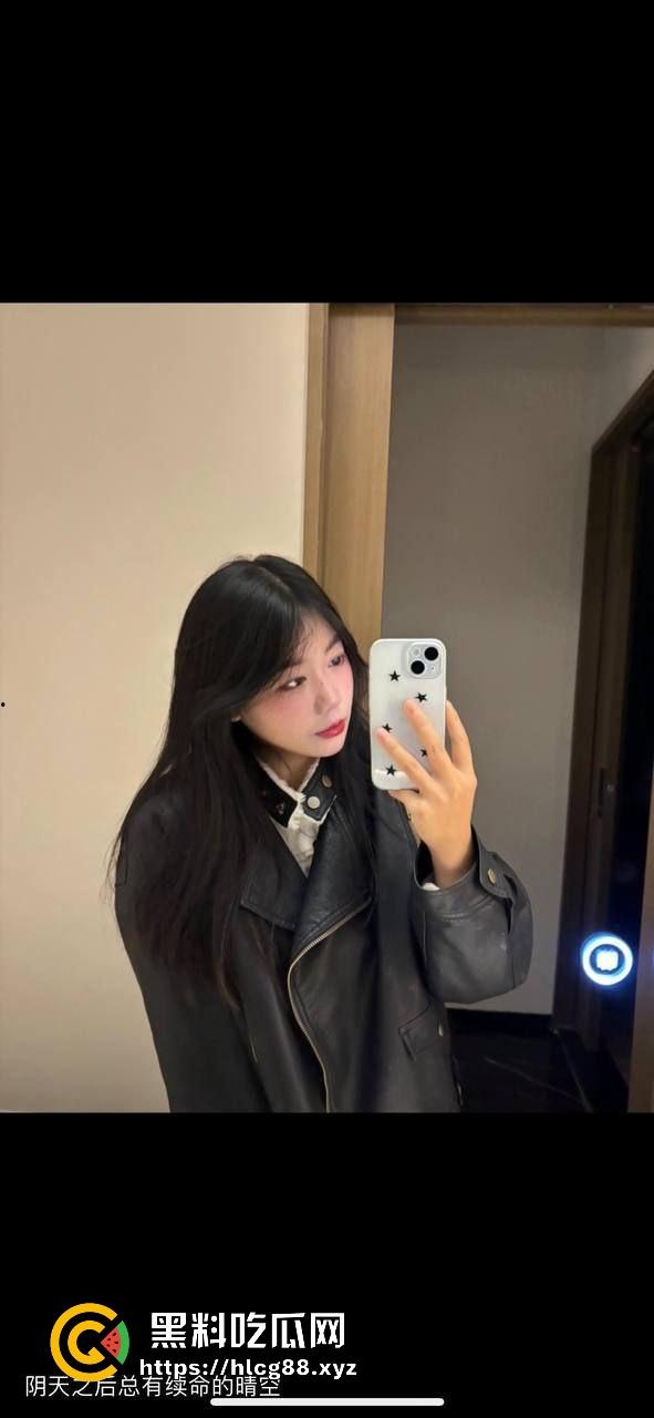 苏州大三【邵怡饶】自拍视频再曝，甜脸恶心人，床上骚浪贱到爆，男友操她操出新高度！-2