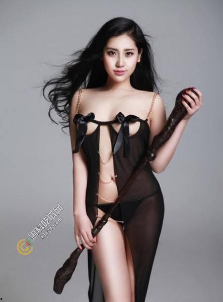 三栖女艺人「戴予桐」全裸私拍大曝光!网友惊呼:这竟然是她的秘密!-8