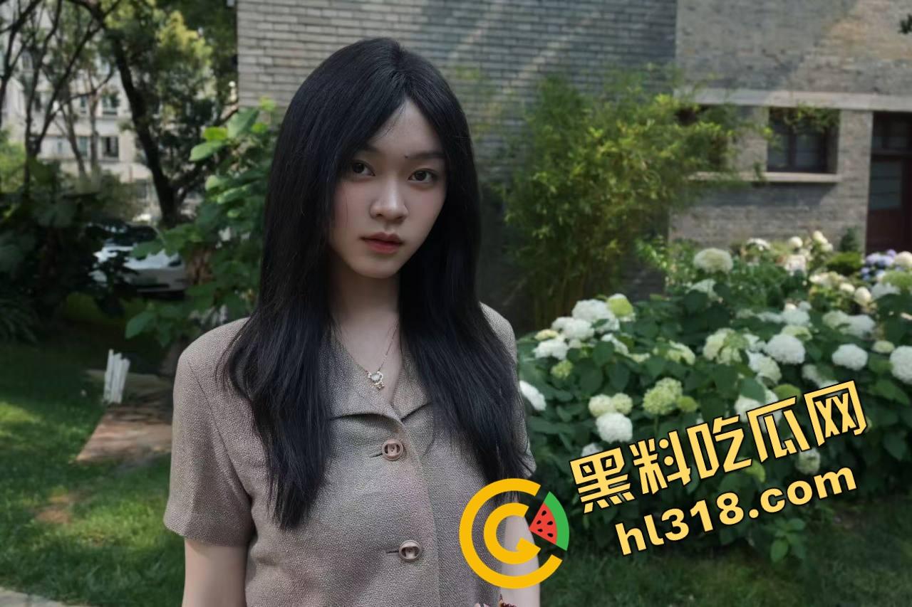 南京传媒学院极品反差母狗『李可盈』网调金主约炮，各种自拍视频流出，课代表小仙女也能喷水？-4