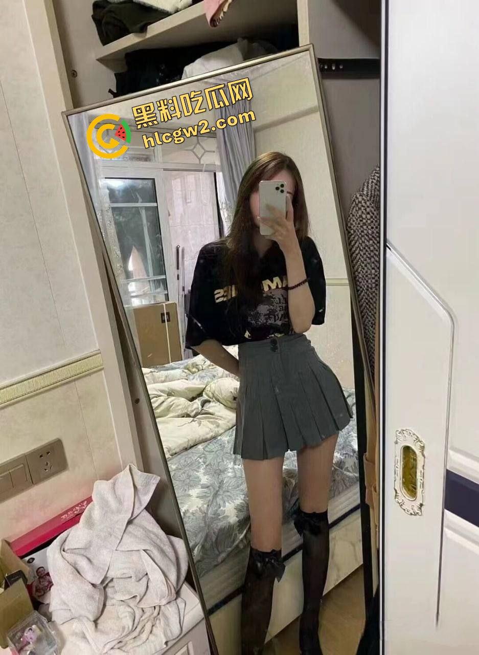 福建泉州反差御姐模特『吴妤婷』人前是高冷女神，人后是被操喷水的骚母狗！独家流出！-1