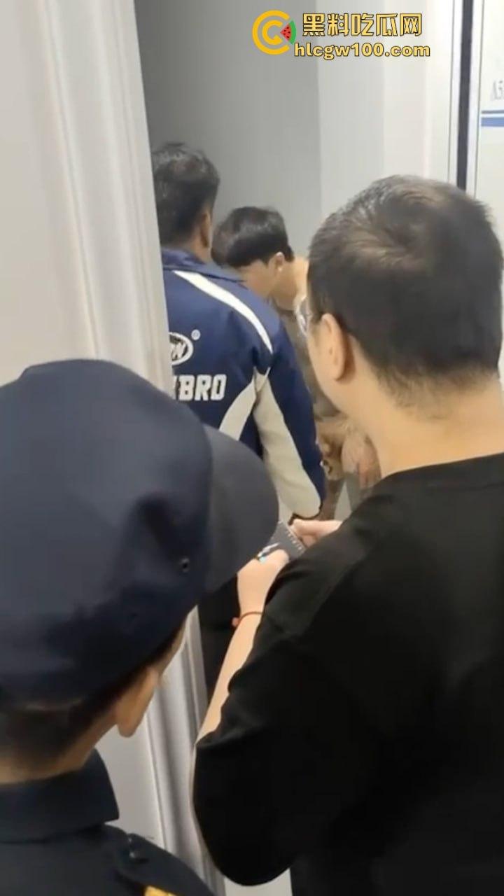 柬埔寨园区真实情况爆料！主管随意强奷女性 每天上演电棍烤肉惨叫连连-5