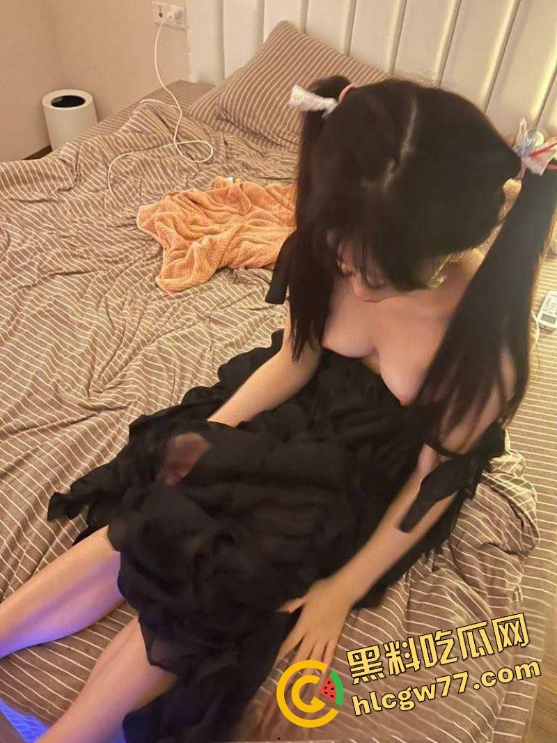 约炮双马尾极品萝莉【妮妮】白虎娇穴紧得夹爆,抓着马尾后入狂操蜜桃翘臀,娇乳晃眼白浆喷涌!-2